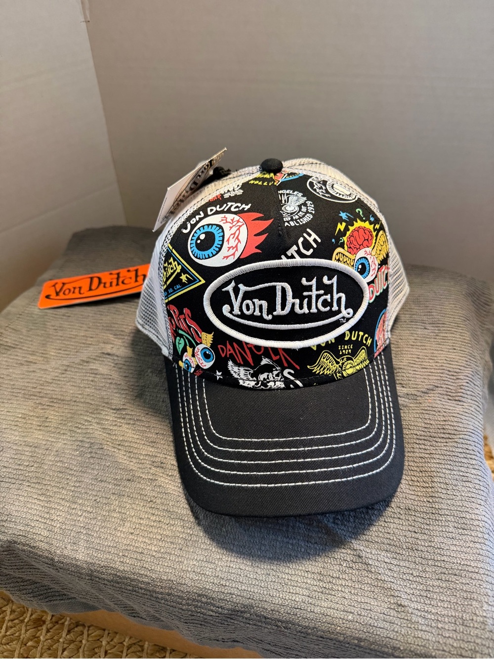 Von Dutch Graphic Print Trucker Hat – NWT